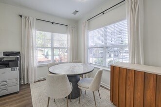 Warner Park Commons in Nashville, TN - Building Photo - Building Photo