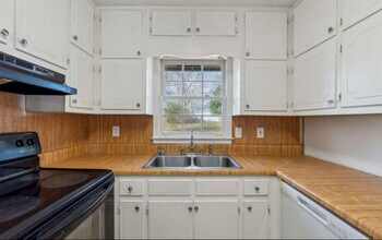 401 Cabriolet Ct in Mcdonough, GA - Building Photo - Building Photo