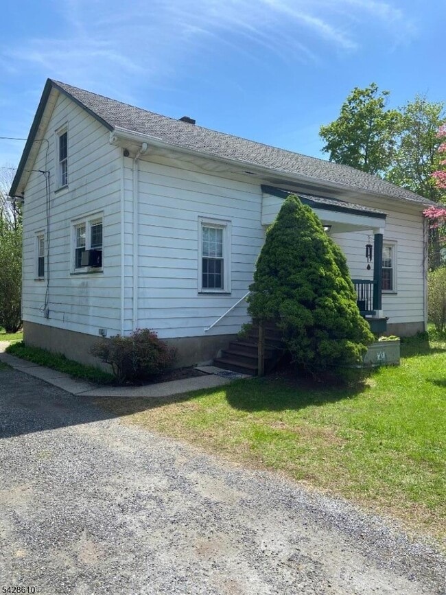 property at 492 Dogwood Ln