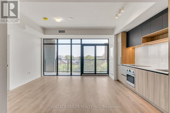 181-181 Sterling Rd in Toronto, ON - Building Photo - Building Photo