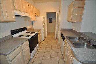 5709 Legacy Crescent Pl in Riverview, FL - Building Photo - Building Photo
