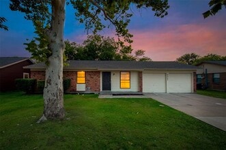 5905 Gayle Dr in Watauga, TX - Building Photo - Building Photo