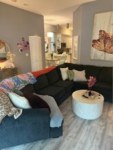 2019 N Sawyer Ave, Unit Apt 1 in Chicago, IL - Foto de edificio - Building Photo