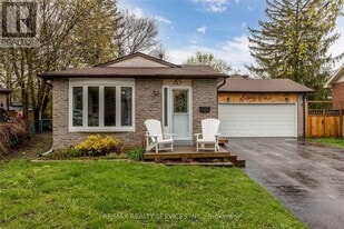 83 Janice Dr in Barrie, ON - Building Photo