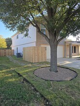 8114 Furlong Gate in Selma, TX - Building Photo - Building Photo