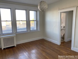 121 Brainerd Rd, Unit 14 in Boston, MA - Building Photo