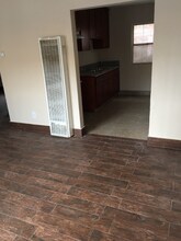 6821 S Broadway in Los Angeles, CA - Building Photo - Building Photo