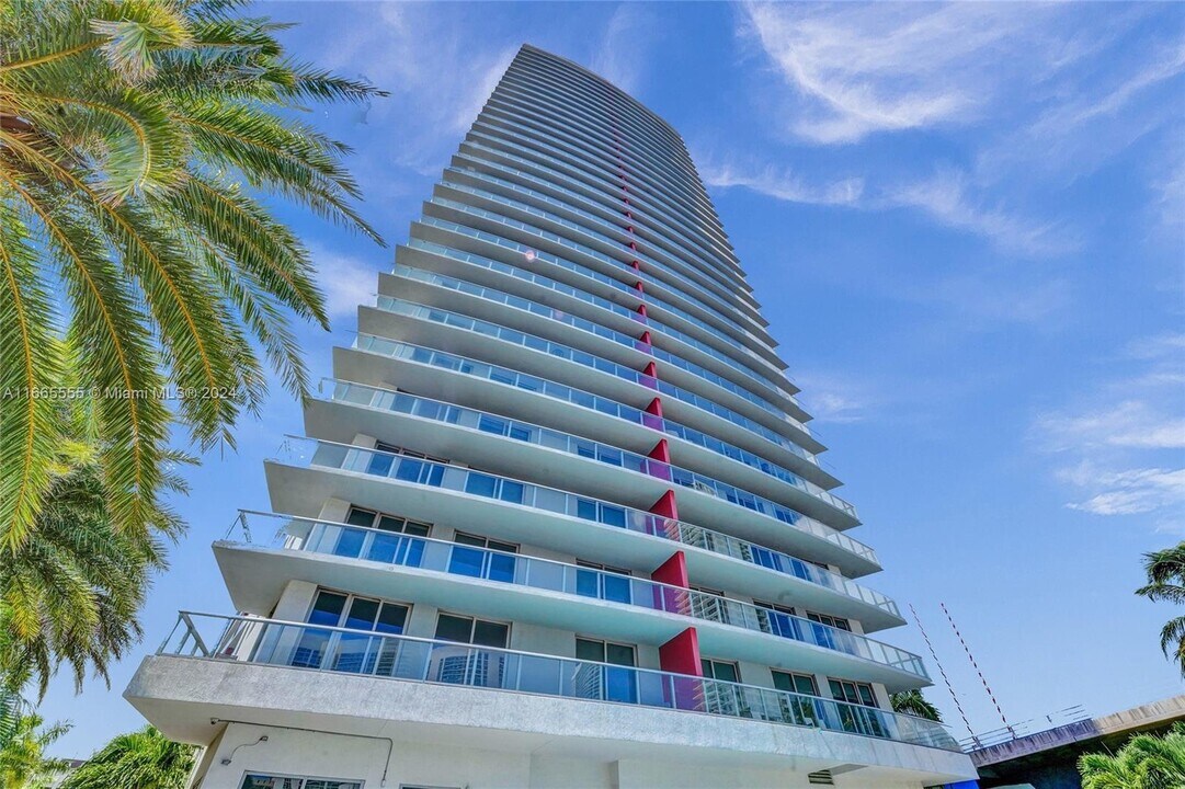 2600 E Hallandale Beach Blvd, Unit # T1201 in Hallandale Beach, FL - Foto de edificio