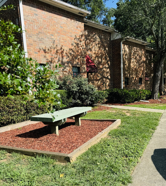 Dunwoody Trails in Atlanta, GA - Foto de edificio - Building Photo