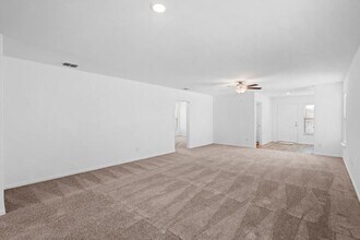 966 Shady Brk in New Braunfels, TX - Building Photo - Building Photo