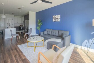701 W Rio Salado Pkwy in Tempe, AZ - Building Photo - Building Photo