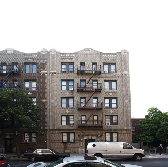 31-23 32nd St in Astoria, NY - Foto de edificio - Building Photo