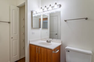 Fifteen98 in Naperville, IL - Building Photo - Interior Photo