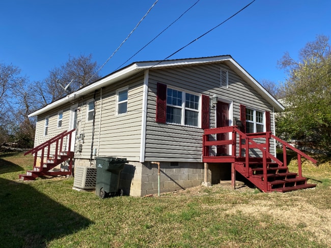 property at 706 S Grove St