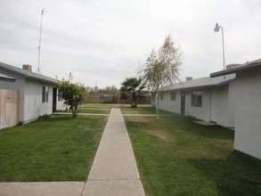 109 Beardsley Ave in Bakersfield, CA - Building Photo - Building Photo