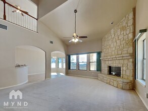 914 Almadin in San Antonio, TX - Building Photo - Building Photo
