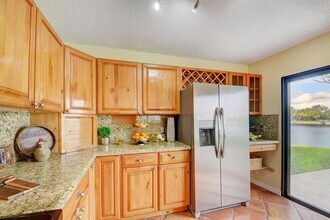 12561 Shoreside Ln in Wellington, FL - Building Photo - Building Photo