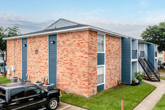 Chase View Apartments in Houston, TX - Building Photo - Building Photo