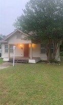 1210 N Frances St in Terrell, TX - Building Photo