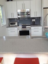 42 Evergreen Ave in Islip, NY - Building Photo - Building Photo