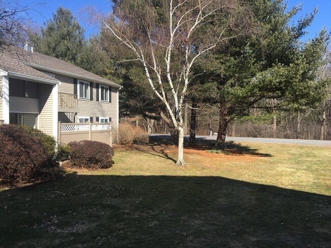 2 Village Way in Natick, MA - Building Photo - Building Photo