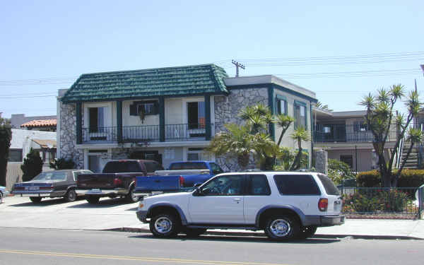 Stone Manor in San Diego, CA - Building Photo - Building Photo