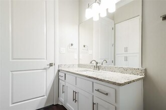 8821 Creek Run Rd in Fort Worth, TX - Building Photo - Building Photo