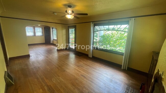 23330 OR-213 in Oregon City, OR - Building Photo - Building Photo