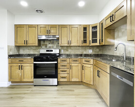 623 Maple Ct in Mount Prospect, IL - Building Photo - Building Photo