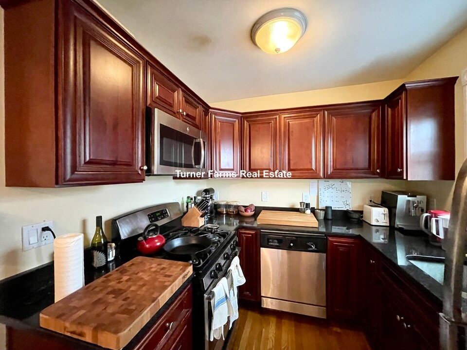 26 White St, Unit 2 in Cambridge, MA - Building Photo