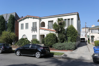 431 S Cloverdale Ave in Los Angeles, CA - Foto de edificio - Building Photo