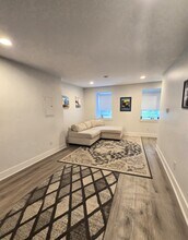 2210 Fitzwater St, Unit 2nd Fl in Philadelphia, PA - Building Photo - Building Photo