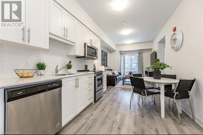 110 Fergus Av in Kitchener, ON - Building Photo - Building Photo