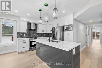 459 Tweedsmuir Ave in Ottawa, ON - Building Photo - Building Photo