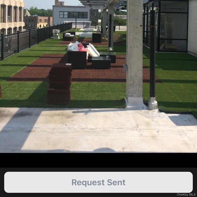 5 Grace Ave in Great Neck, NY - Building Photo - Building Photo