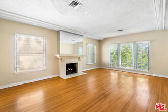 8641 W Olympic Blvd in Los Angeles, CA - Building Photo - Building Photo