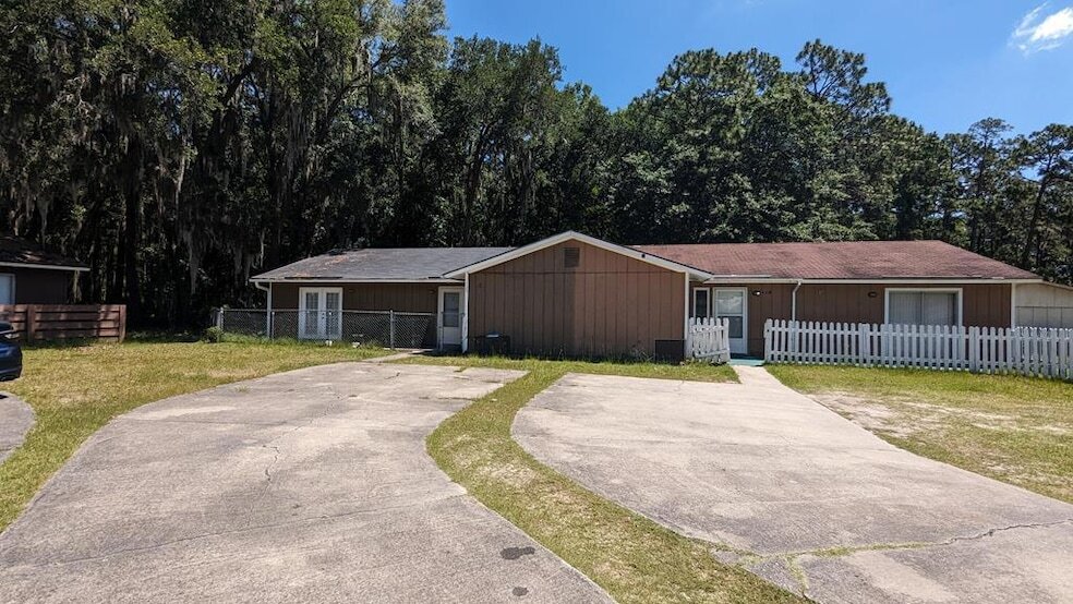 120 Cherokee Cir in Hinesville, GA - Building Photo