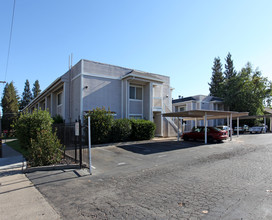 Amberwood Apartments in Carmichael, CA - Building Photo - Building Photo