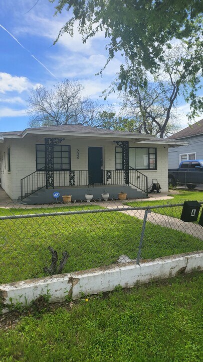 226 Belmont in San Antonio, TX - Foto de edificio