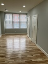 49 S Monroe St, Unit Front in Monroe, MI - Building Photo