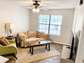 120 Wisteria Ct in Savannah, GA - Building Photo - Building Photo