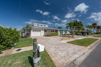 471 Sandpiper Dr in Satellite Beach, FL - Building Photo - Building Photo