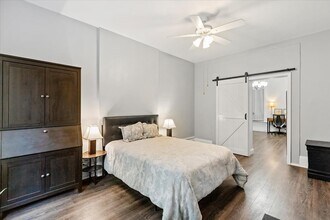 14 W Chestnut St, Unit 1F in Chicago, IL - Building Photo - Building Photo