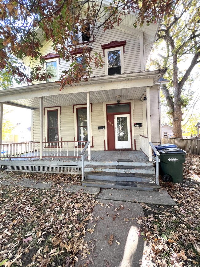 427 E 14th St, Unit #1 in Davenport, IA - Foto de edificio - Building Photo