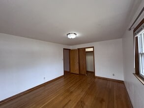 638 Oakland Dr in Chatham, VA - Building Photo - Building Photo