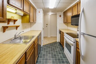 41 Angleside Rd, Unit 3 in Waltham, MA - Building Photo - Building Photo