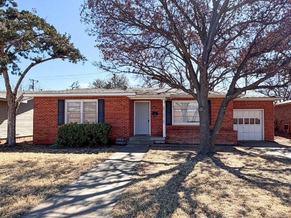 3415 35th St in Lubbock, TX - Building Photo
