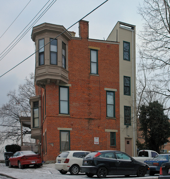 2423 Ohio Ave in Cincinnati, OH - Foto de edificio - Building Photo