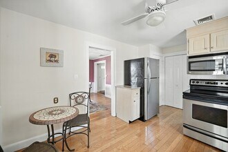 40 Fairway Dr in Newton, MA - Building Photo - Building Photo