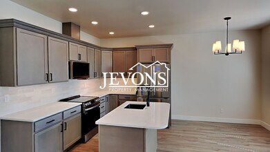 413 S 97th Ave in Yakima, WA - Building Photo - Building Photo